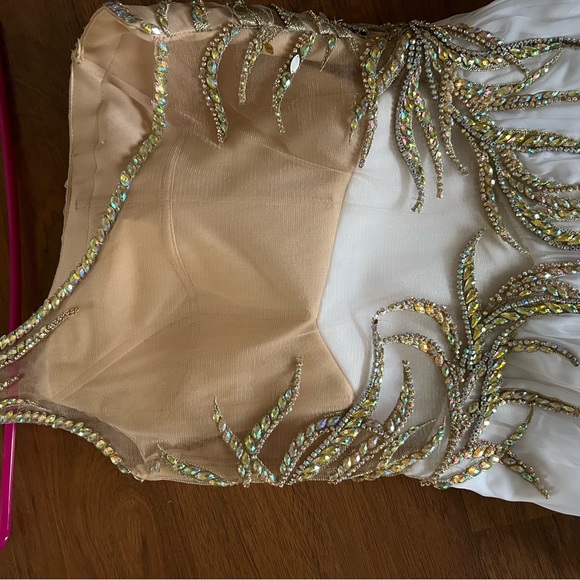 La Femme One Shoulder Gown - Picture 3 of 6